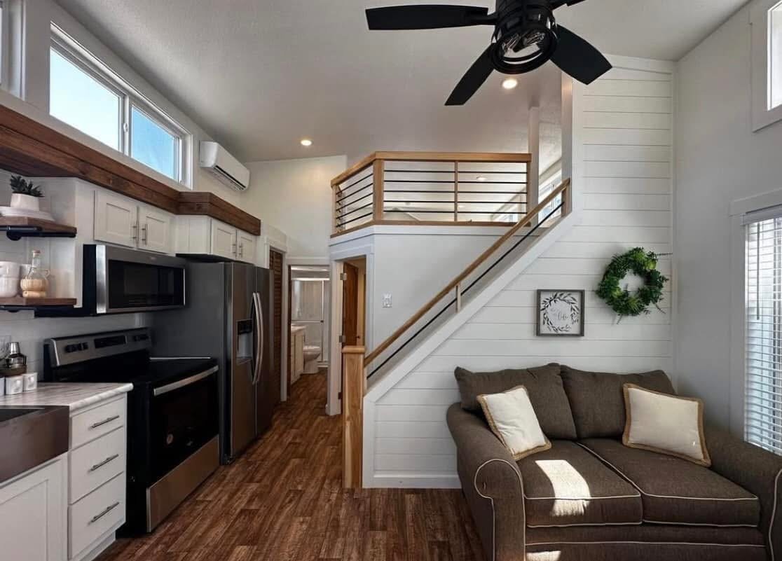 THE CARDINAL - Image 3