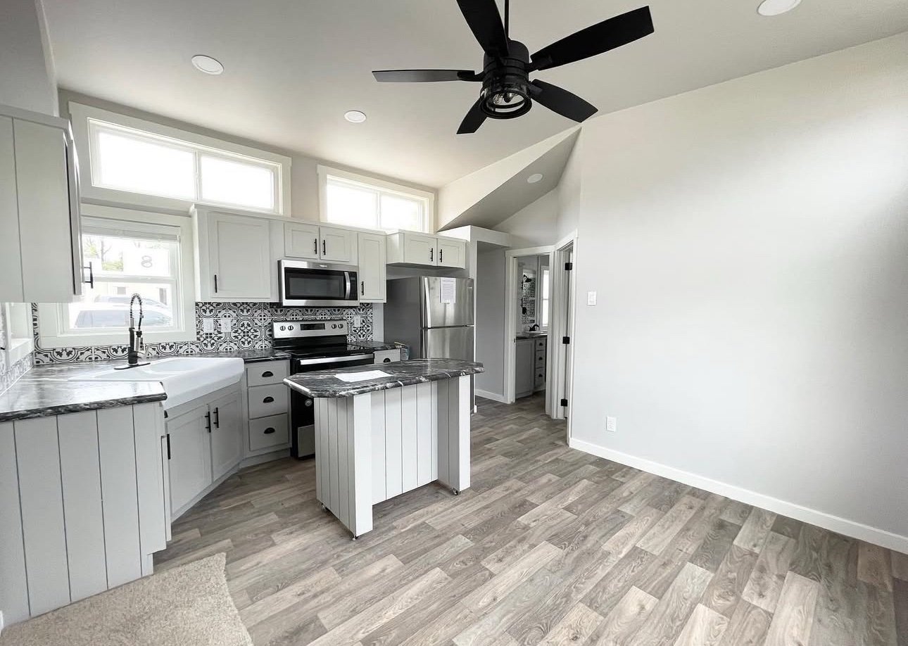 Premier 577 - Image 4