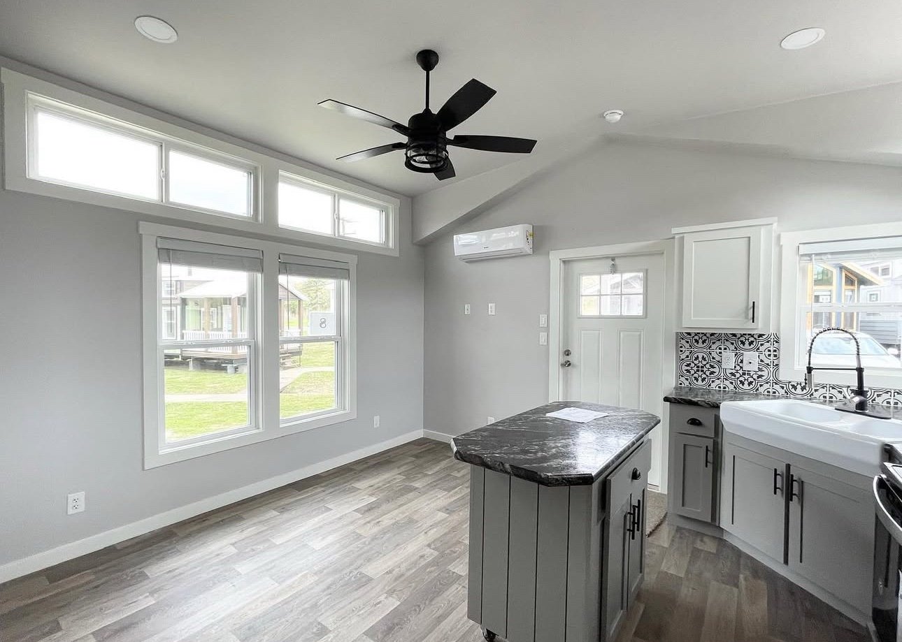 Premier 577 - Image 6