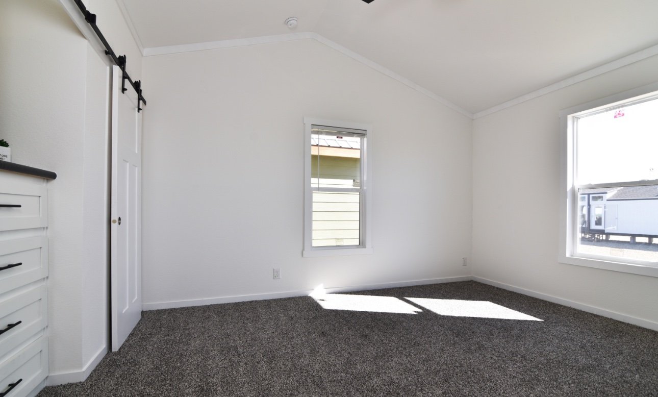 Petersburg - Image 14