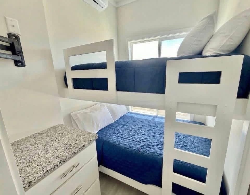 COASTAL DELUXE COTTAGE - Image 7