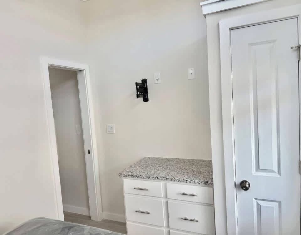 COASTAL DELUXE COTTAGE - Image 6