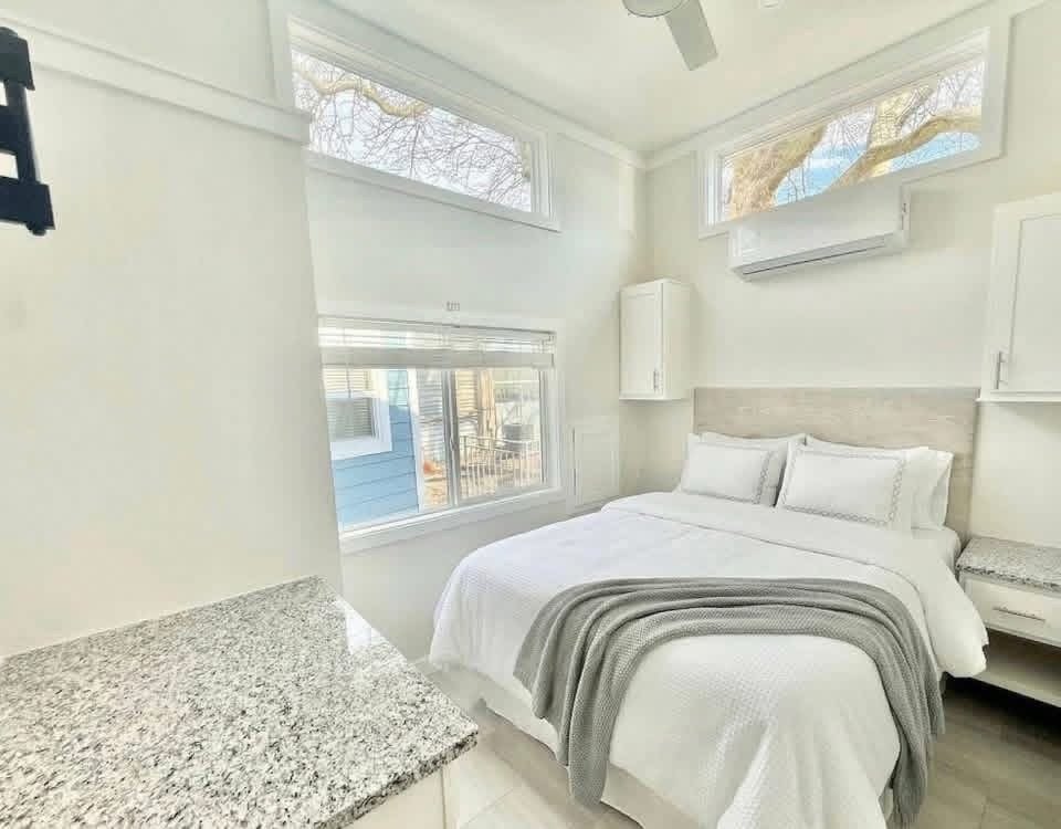 COASTAL DELUXE COTTAGE - Image 5